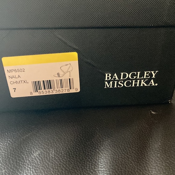 Badgley mischka evening heels - Picture 8 of 8